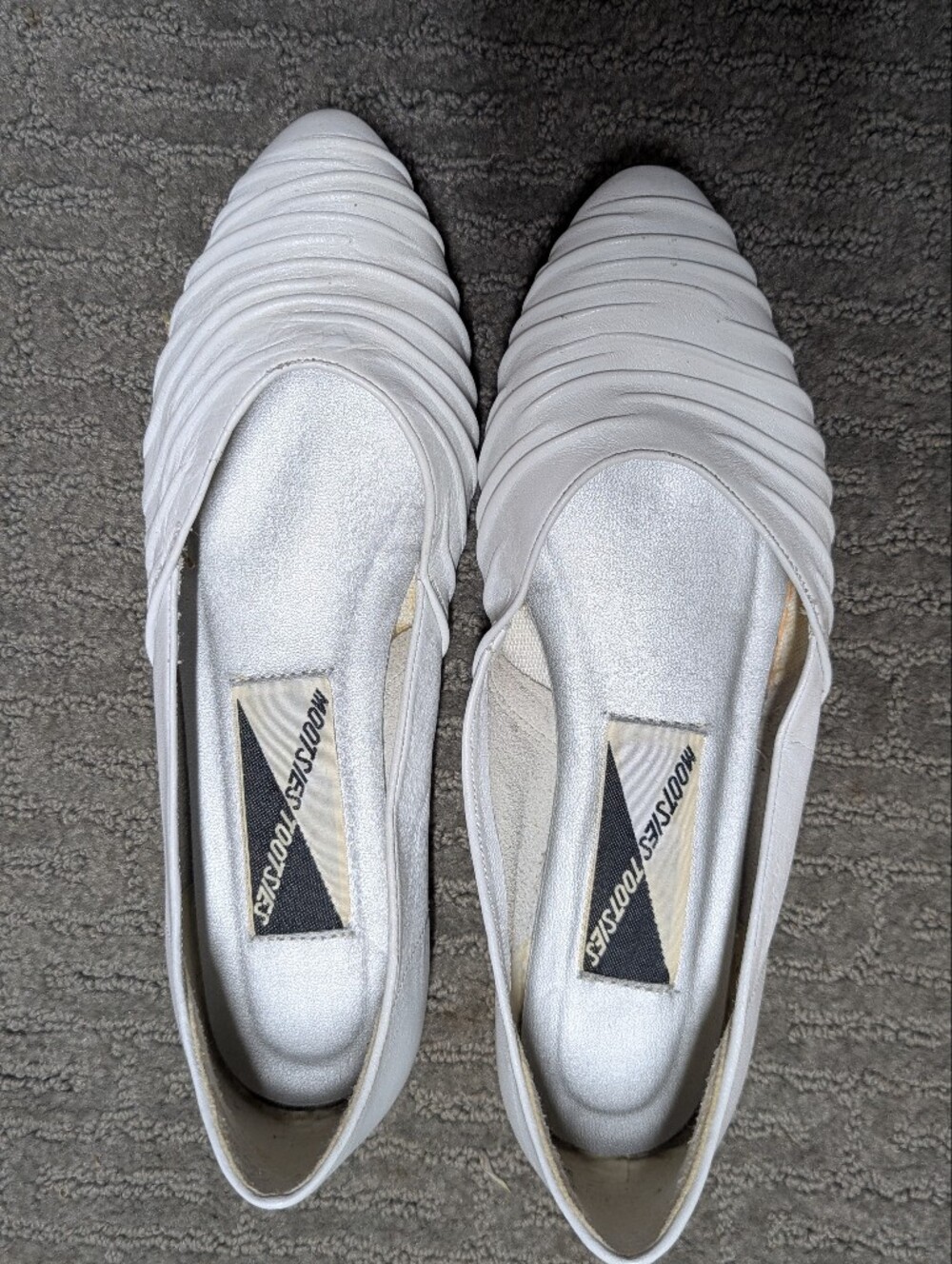 Mootsies Tootsies White Ruched Ballet Flats